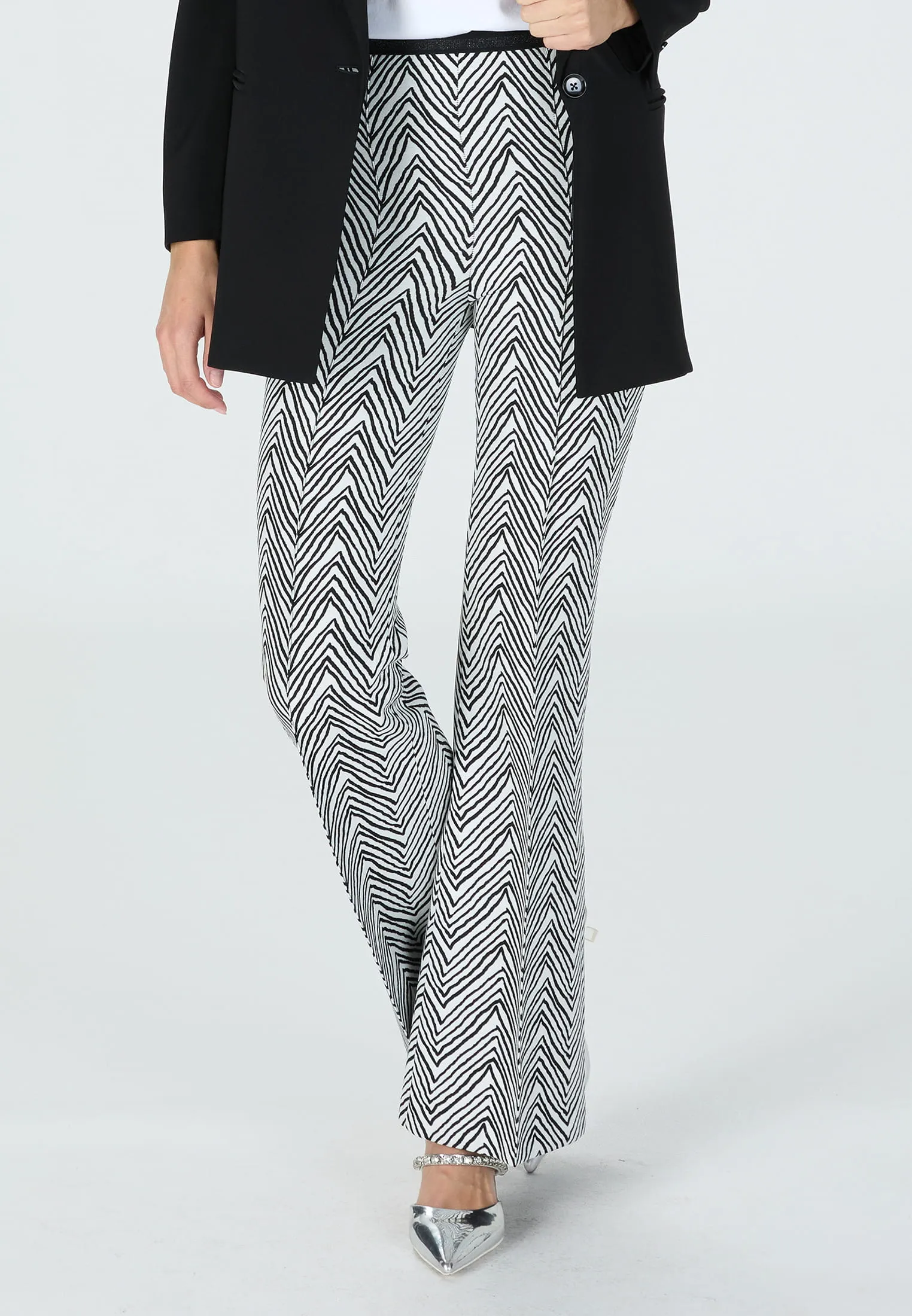 Trousers in Blow-up Herringbone Jacquard